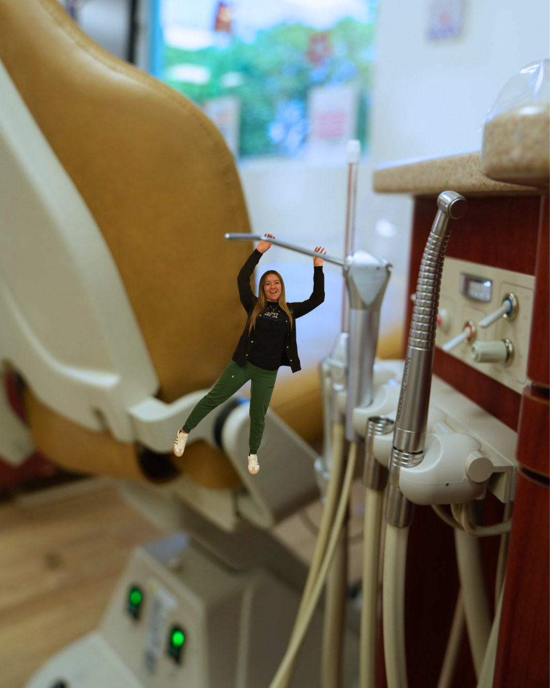 Swinging from the handpiece